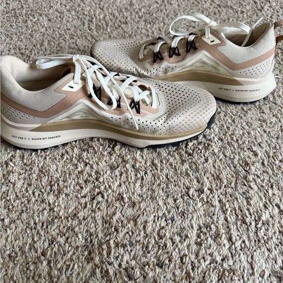 Nike react Pegasus trail running shoe - brand new - Picture 6 of 7